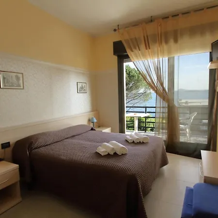 ホテル Aquavite ガルドーネ・リヴィエラ